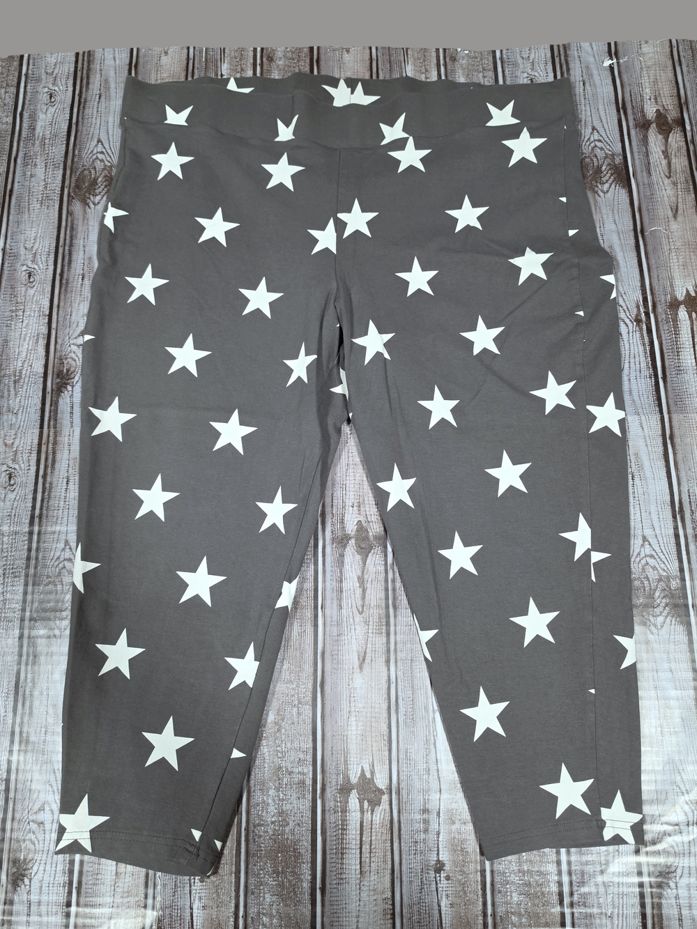 Torrid Grey Capri Leggings with White Star Print Size 4